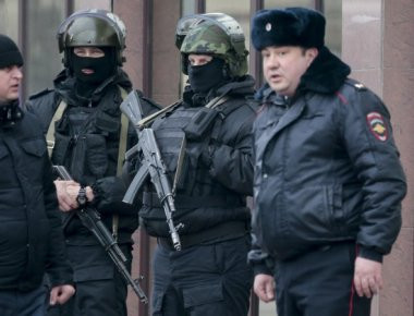 Άνοιξε το μετρό της Αγ. Πετρούπολης μετά τον αποκλεισμό του για βόμβα (upd)